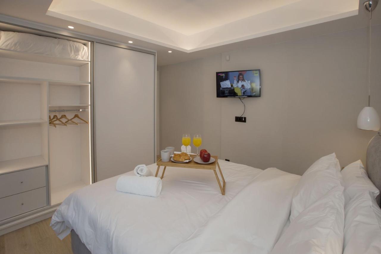 Acropolis Golden Suites By Ghh Athena Bagian luar foto